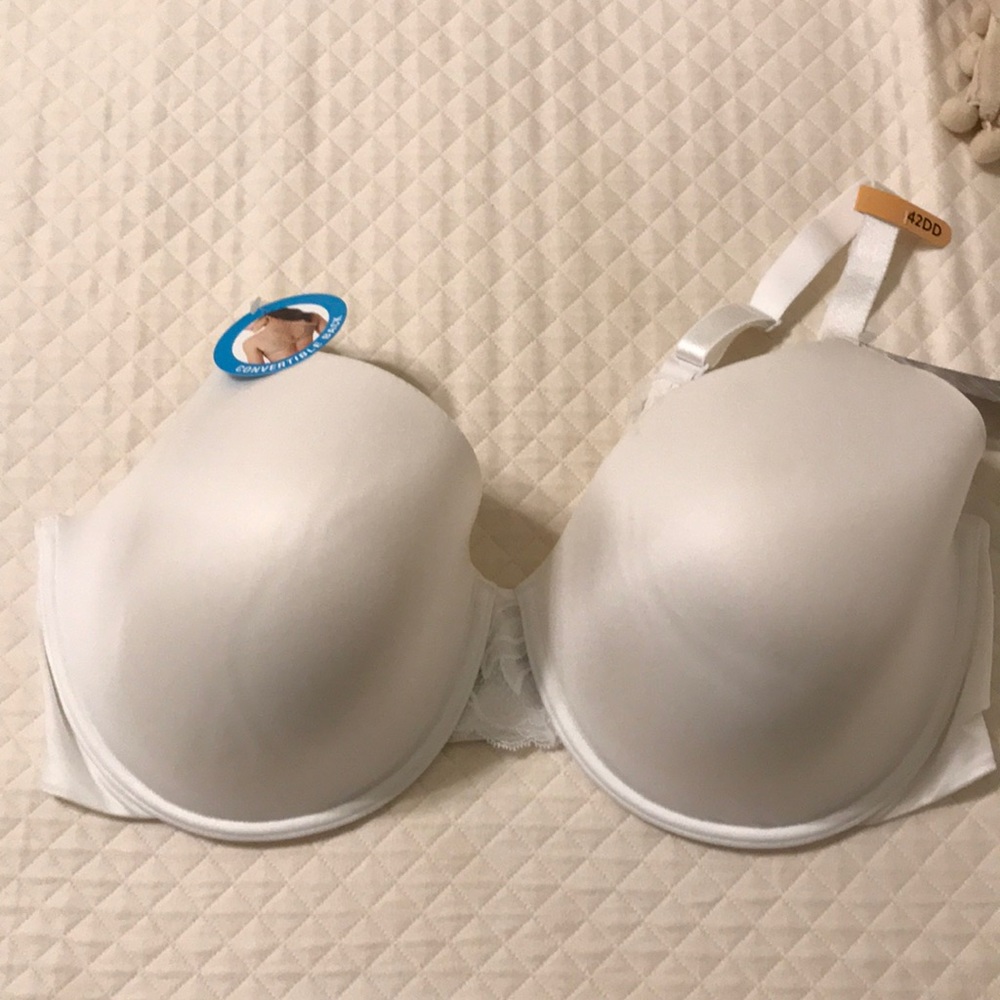 NWT Bali 42DD Smoothing Cushioned Underwire designed for no poke Bra